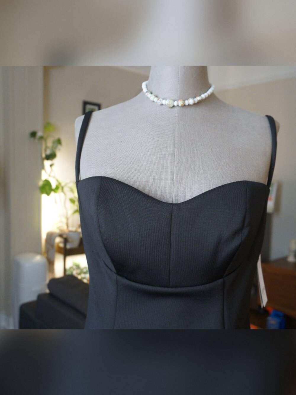 ⨠NWT GUESS Black Terri Sleeveless Sweetheart Bodycon Mini Dress Size 10 đ¤ - Picture 2 of 9